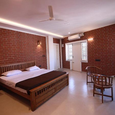 Wanders In Travel Company Hotel Madikeri Exterior photo