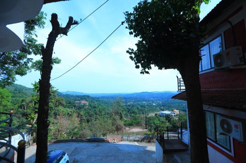 Wanders In Travel Company Hotel Madikeri Exterior photo