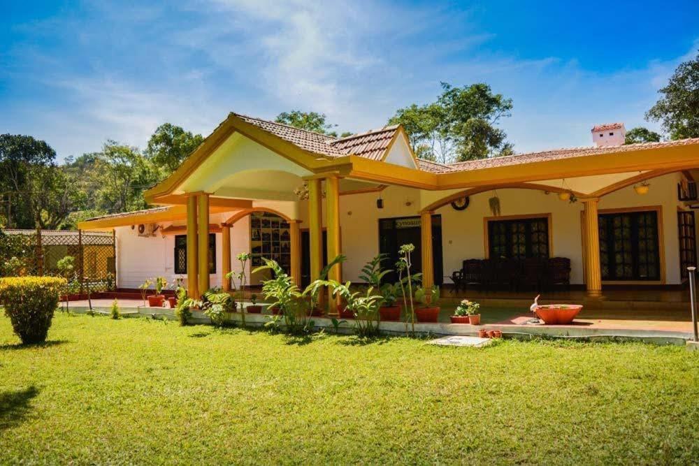 Wanders In Travel Company Hotel Madikeri Exterior photo