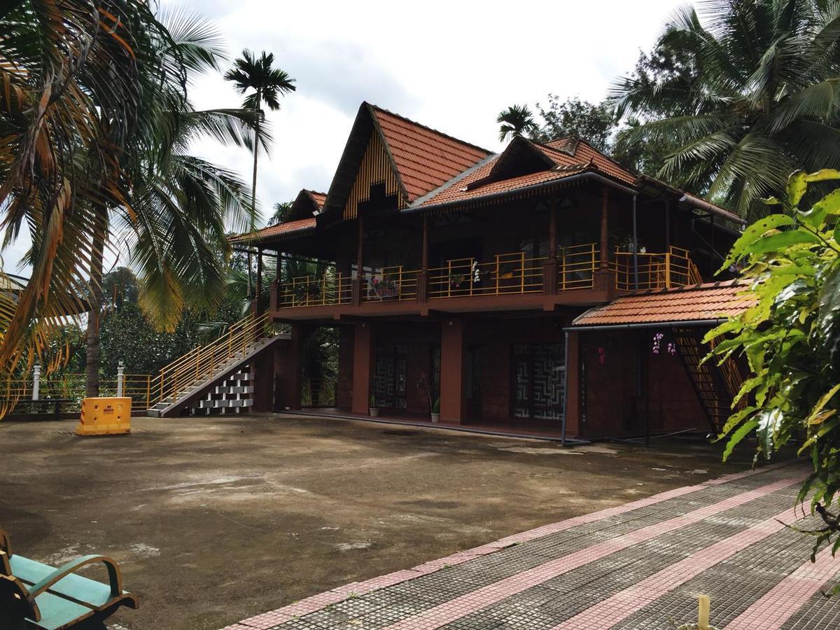 Wanders In Travel Company Hotel Madikeri Exterior photo